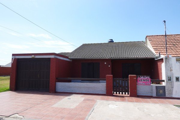 Miniatura 3 de Chalet y Dpto - Santa Clara del Mar
