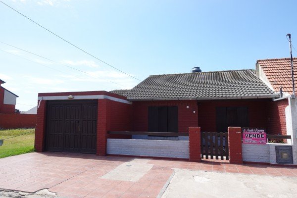 Miniatura 2 de Chalet y Dpto - Santa Clara del Mar